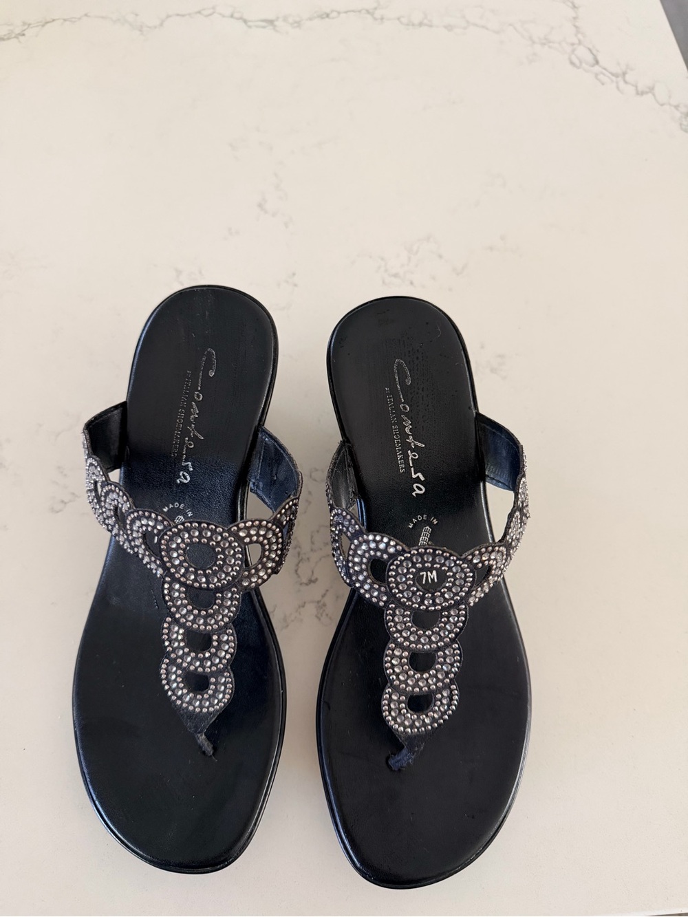 Contesa Beaded Black Women's Toe-Post Sandals